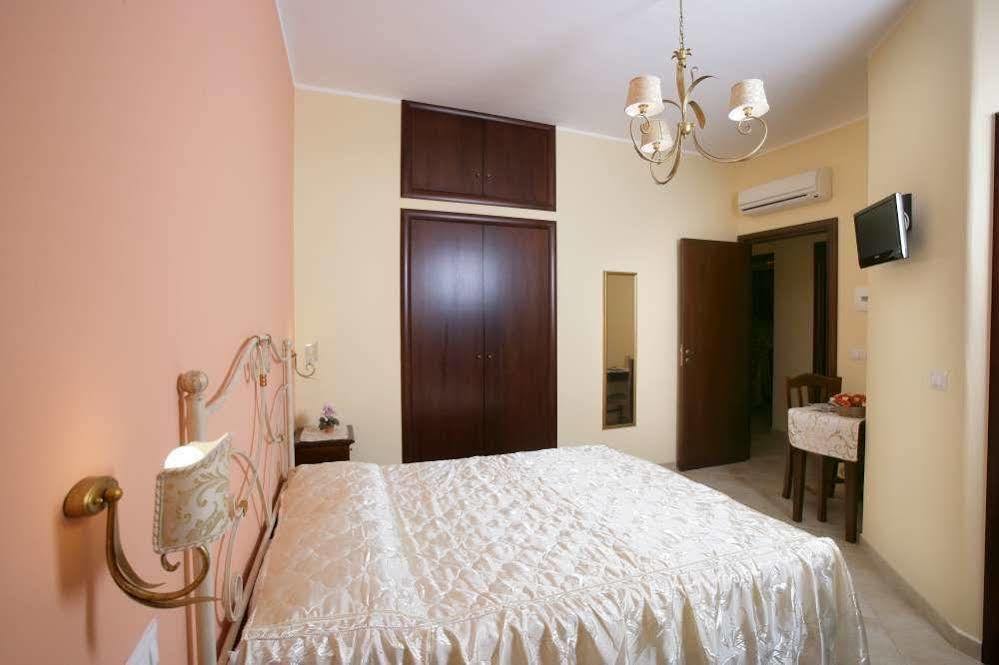 Bed And Breakfast Dionisio Taormina Buitenkant foto